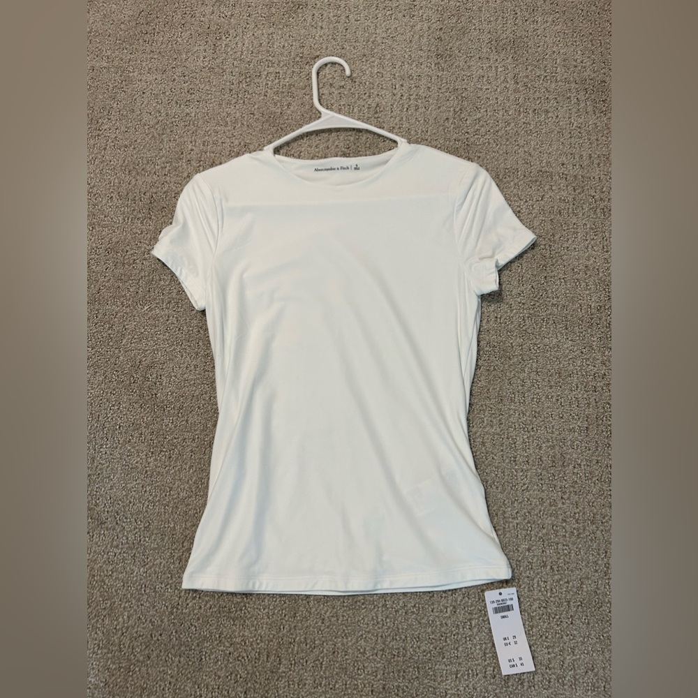 Abercrombie & Fitch NWT white tee